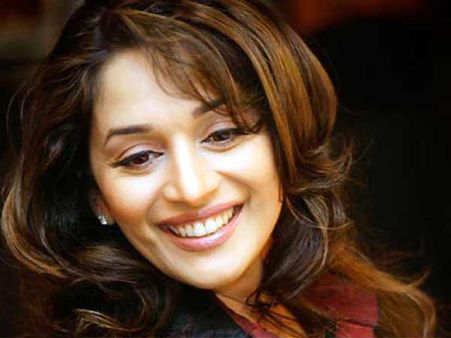 The best smiles in B'town - Madhuri, Aishwarya, Priyanka, Katrina, Deepika?