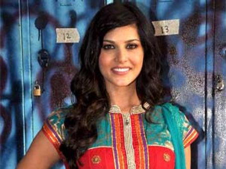 Younger Generation of India is ready to watch me says Sunny Leone