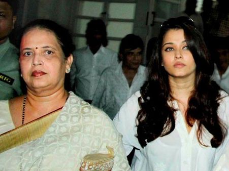Aishwarya Rai Bachchan spotted at Ashok Mehta's condolence meeting!