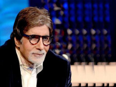 Amitabh Bachchan gets one million likes on Facebook!
