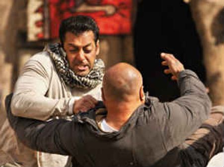 Salman's Ek Tha Tiger beats Dabangg lifetime record at Box Office