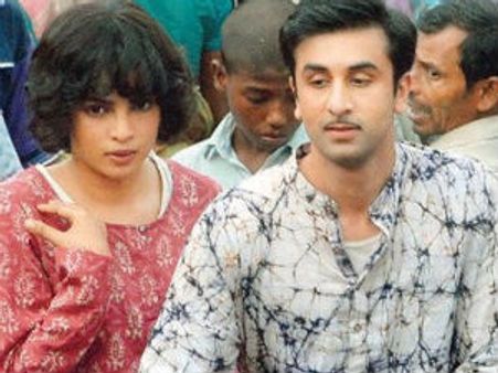 Watch cute Priyanka Chopra and naughty Ranbir Kapoor in Barfi's new song Aashiyan