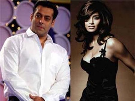 Salman Khan wants Bipasha Basu for No Entry Mein Entry?
