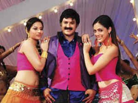 Srimannarayana - Movie Review