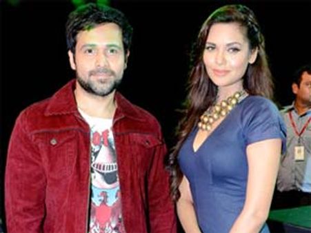 I love Emraan Hashmi says Esha Gupta