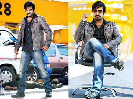 Junior NTR's first look in Baadshah released on net