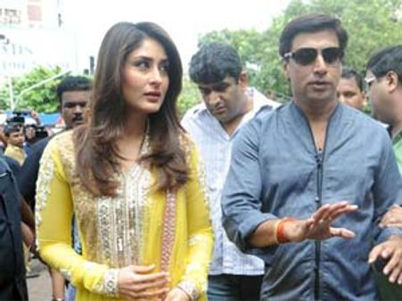 Heroine music launch: Kareena Kapoor mobbed by the crowd!