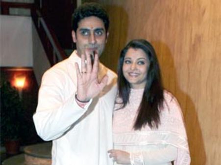 Untrue: Aishwarya Rai Bachchan will do films with Abhishek Bachchan only