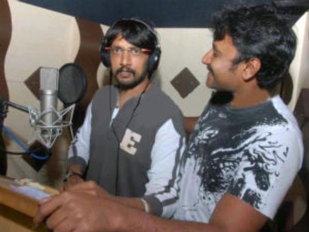 Sudeep lends his voice to Darshan!