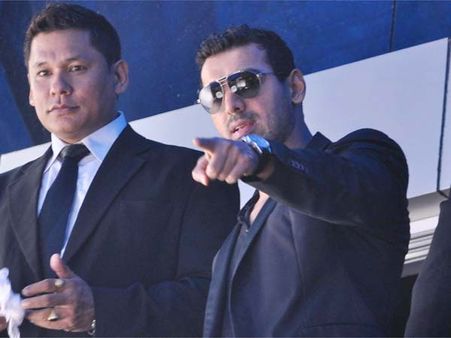 See Pic: Hit LIKE if John Abraham's new look tempts you!