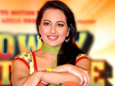 Sonakshi Sinha takes a dig at Bollywood heroines!