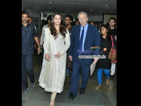 SEE Pictures: Aishwarya Rai Bachchan looks WOW on David Frost Show
