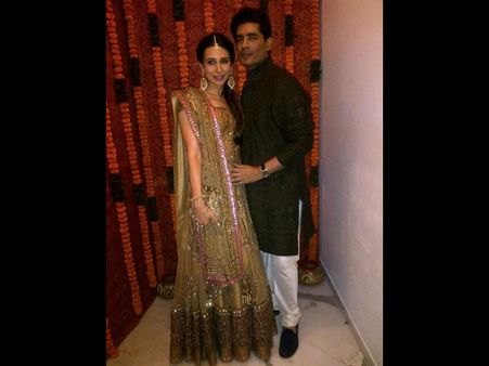 Pictures: Karisma Kapoor looks smoking HOT in Saif Ali Khan-Kareena Kapoor wedding