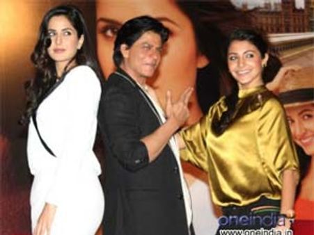Shahrukh Khan praises Anushka Sharma, neglects Katrina Kaif!