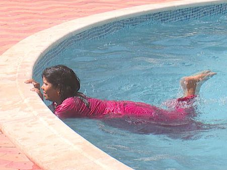 Bigg Boss 6: Niketan and Urvashi bitch about Aashka