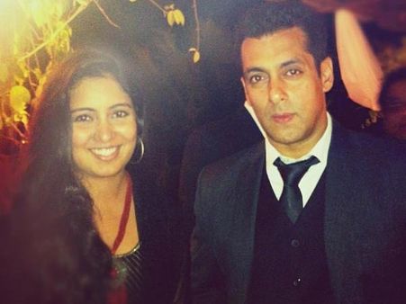 Salman Khan SHOCKS us by attending SRK's JTHJ premiere!