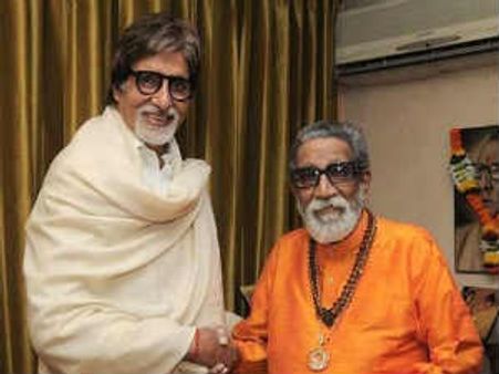 Amitabh, Abhishek mobbed by Bal Thackeray fans