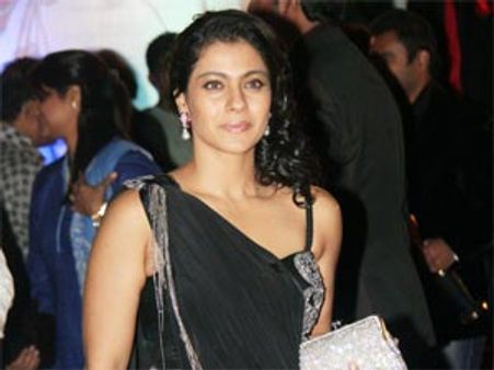 All is well between Shahrukh and Ajay? Kajol attends Jab Tak Hai Jaan premiere!