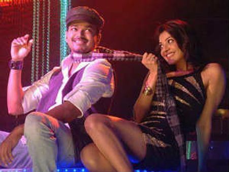 Muslims protest against Vijay's Thuppakki