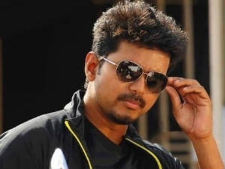 Vijay fans call for a ban on Thuppakki!