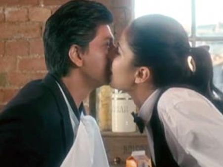 Jab Tak Hai Jaan: Shahrukh reveals his kids' reaction over his kiss with Katrina!