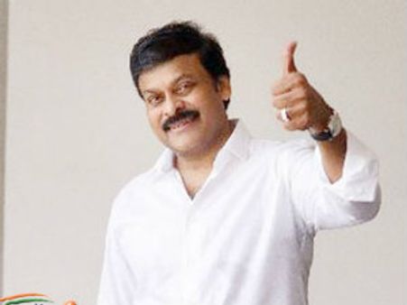 Chiranjeevi stalls Ram Charan's Zanjeer shooting!
