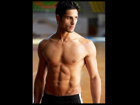 Top 10 Hottest Bollywood debutants of 2012