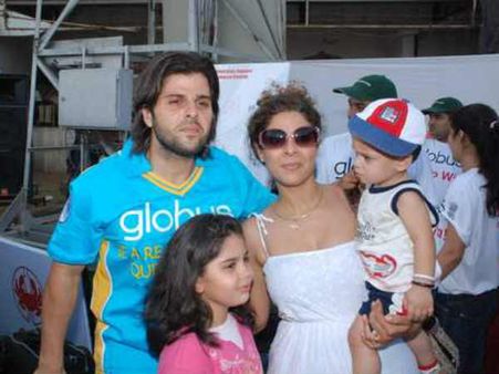 Bigg Boss 6: Delnaaz's brother Bakhtiyaar blasts Rajev, Urvashi