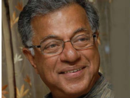 Girish Karnad honoured with Tanweer Sanman