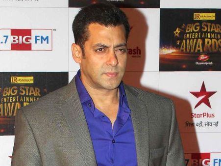 In Pics: Salman, Priyanka, Deepika shines at BIG Star Entertainment Awards 2012!