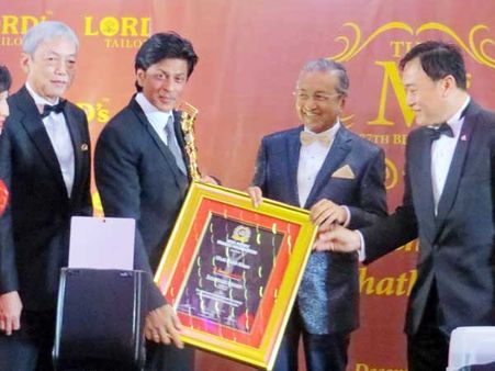 Shahrukh Khan honoured with BrandLaureate award in Malaysia