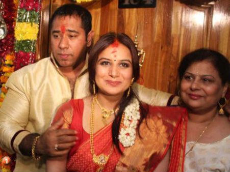 Pooja Gandhi breaks off engagement