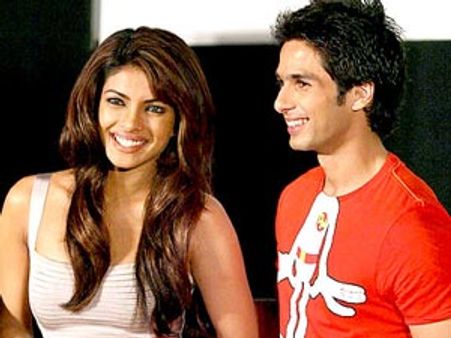 Kaminey 2: Shahid Kapoor in, Priyanka out!