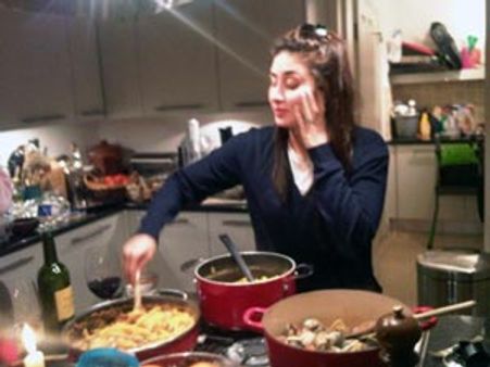 Kareena Kapoor turns non-veggie for hubby Saif!