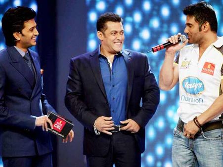 Pictures: Salman Khan, Katrina Kaif add glamour to CCL opening ceremony