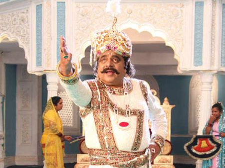 Ambareesh to intervene; Will Duniya Vijay listen to him?