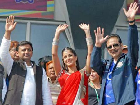 SEE PICTURES: Katrina, Nargis turn desi for hockey!