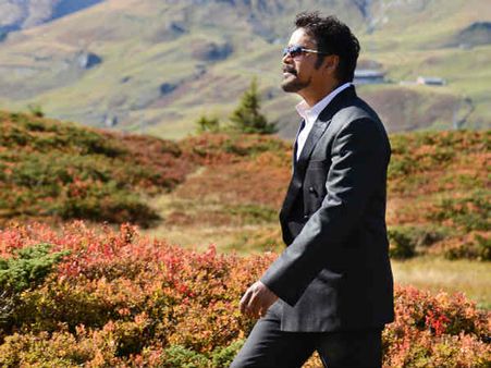 Posters: Nagarajuna's first look in Greeku Veerudu