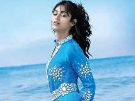 Ileana demanded Rs 2 cr remuneration for Nagarjuna's film?