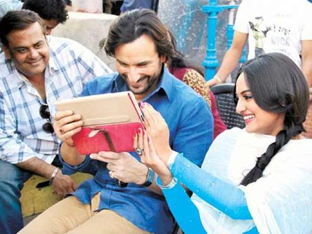 Pictures: Saif Ali Khan, Sonakshi Sinha enjoying on the sets of Bullet Raja