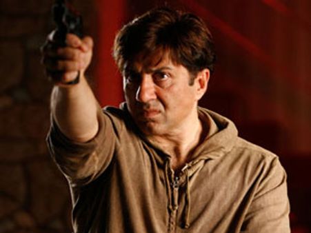 Indians don't need to go to Oscars: Sunny Deol