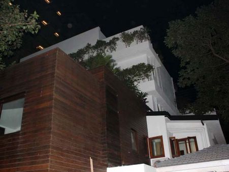 Pics: No entry to Imran Khan's new Pali Hill house