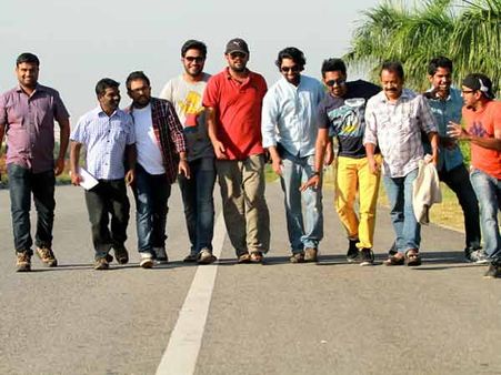 Kili Poyi Movie Review - Critics Verdict