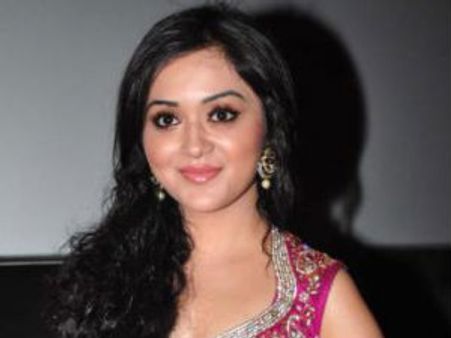 Ragini Nandwani shoots with Thalaivaa Vijay