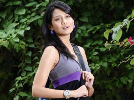 Deepika Kamaiah in Shahid Kapoor's Phata Poster Nikla Hero