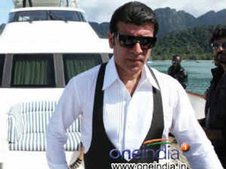 Aditya Pancholi debuting in Telugu with Venky's Shadow