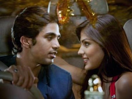 Mere Dad Ki Maruti Movie Review: You'll love this 'papa-beta' combo