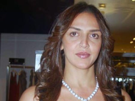 No actress could play 'Basanti' like Hema Malini: Esha Deol