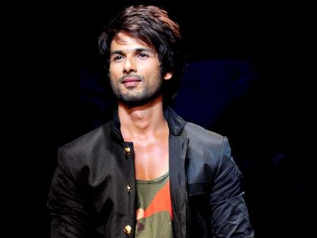 Shahid Kapoor sports a stubble: See Pictures