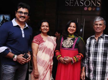 Photos: Vijay's parents, Namitha at Chennaiyil Oru Naal première